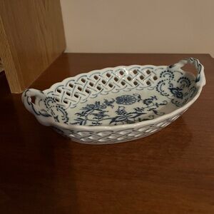 Beautiful Blue Danube china dinnerware from Japan,